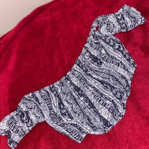 BLUE & WHITE CROPPED TOP